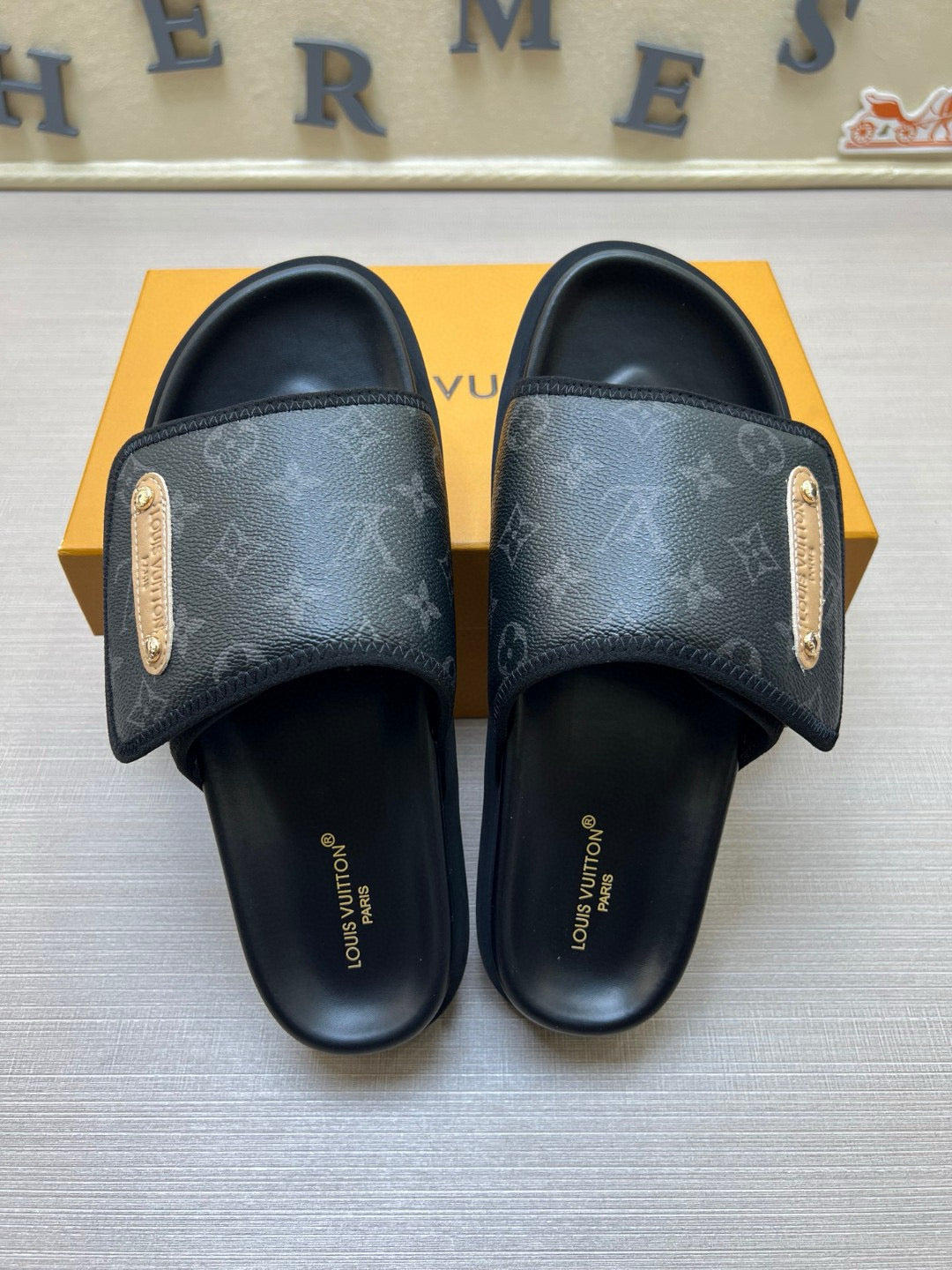 575NE6ZDE Stylish Slippers