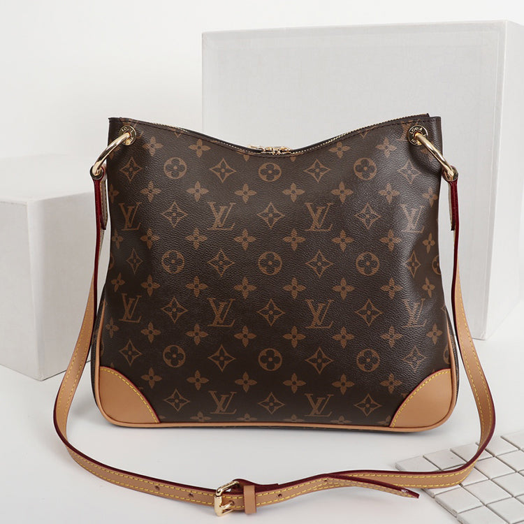 1E09BDE Stylish leather bag