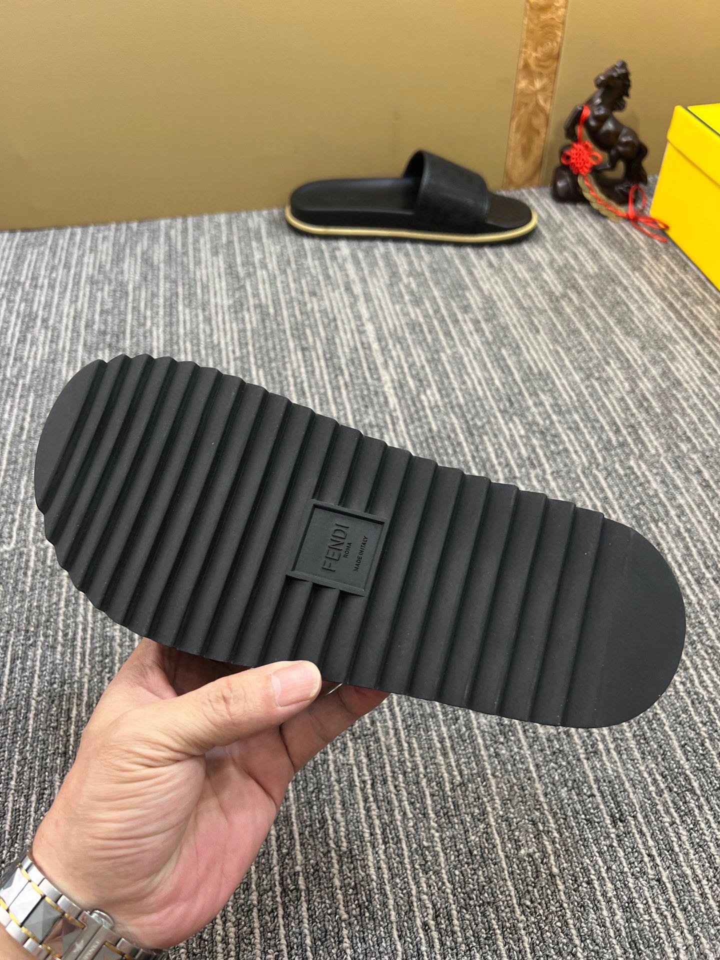 5XF105ZDE Stylish Slippers