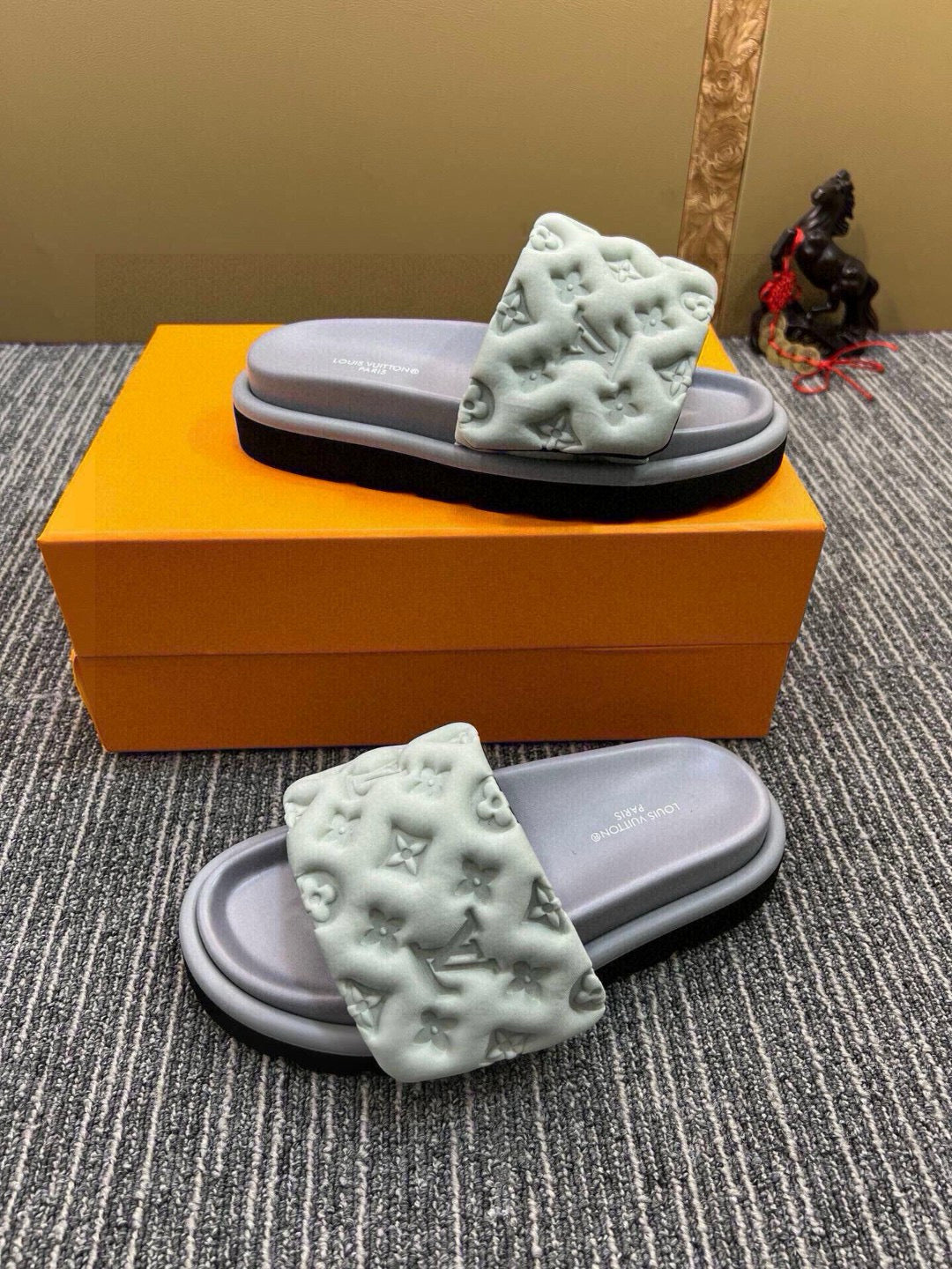 5QE13ZDE Stylish Slippers