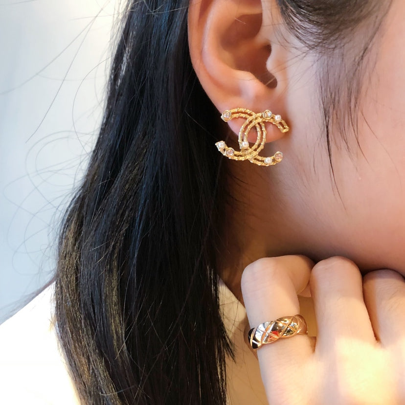 14C89EDE Stylish Earrings