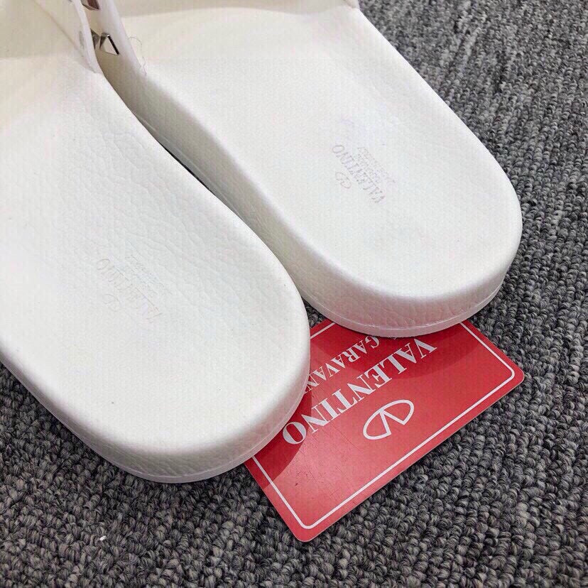 54VL52ZDE Stylish slippers