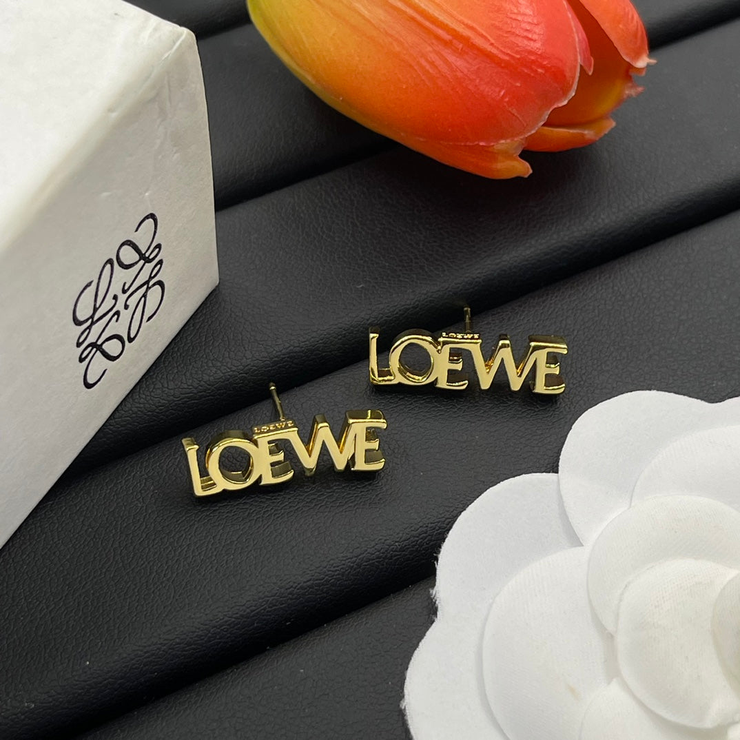 14A754EDE Stylish Earrings