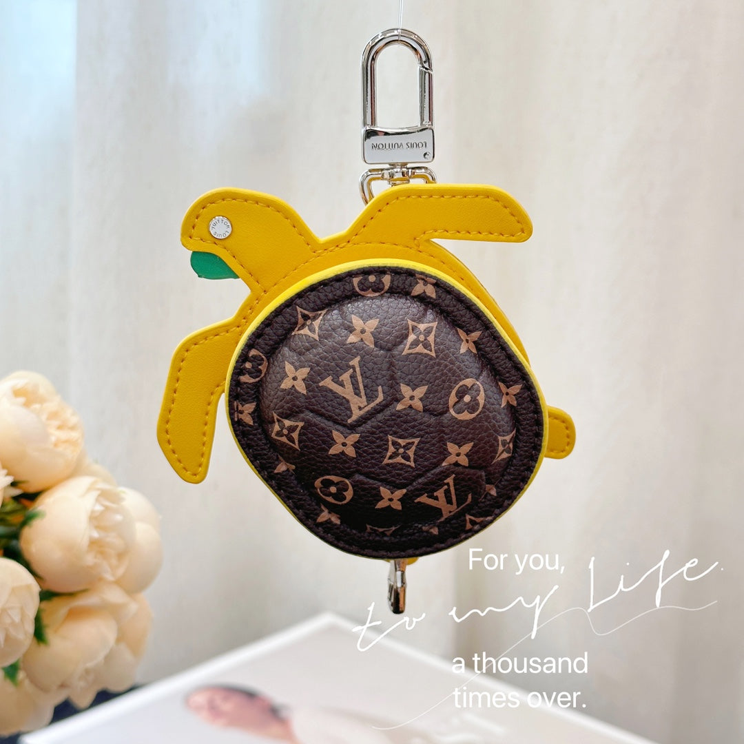 14E25ADE Stylish key closure