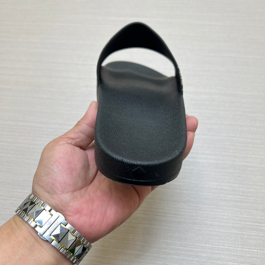 54M43ZDE Stylish slippers
