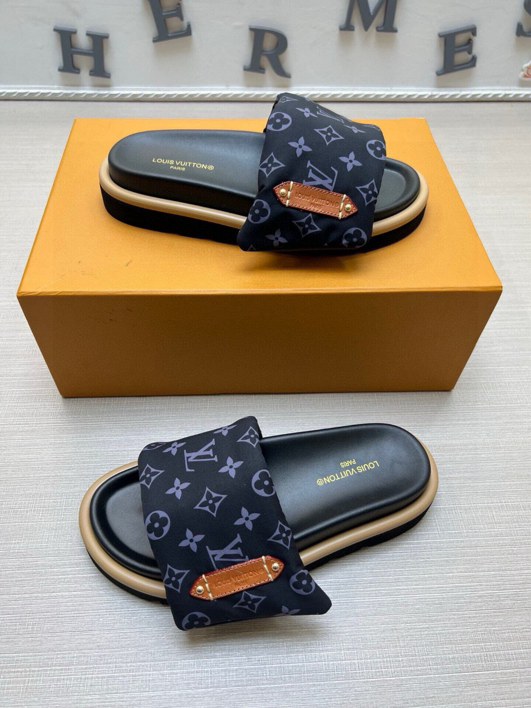 5QE9ZDE Stylish Slippers