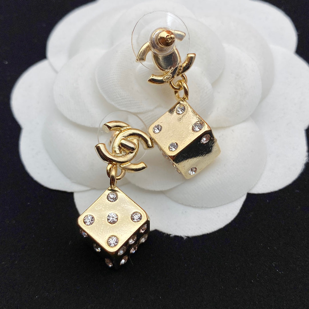 1YC1EDE Stylish Earrings