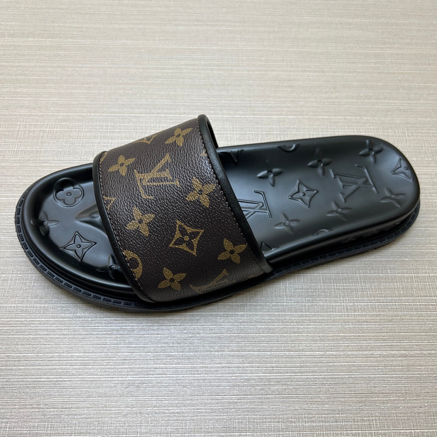 535ZE304ZDE Stylish Slippers