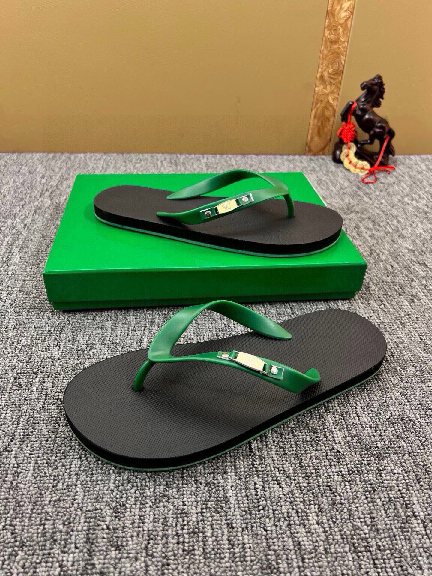 535ZA292ZDE Stylish Slippers