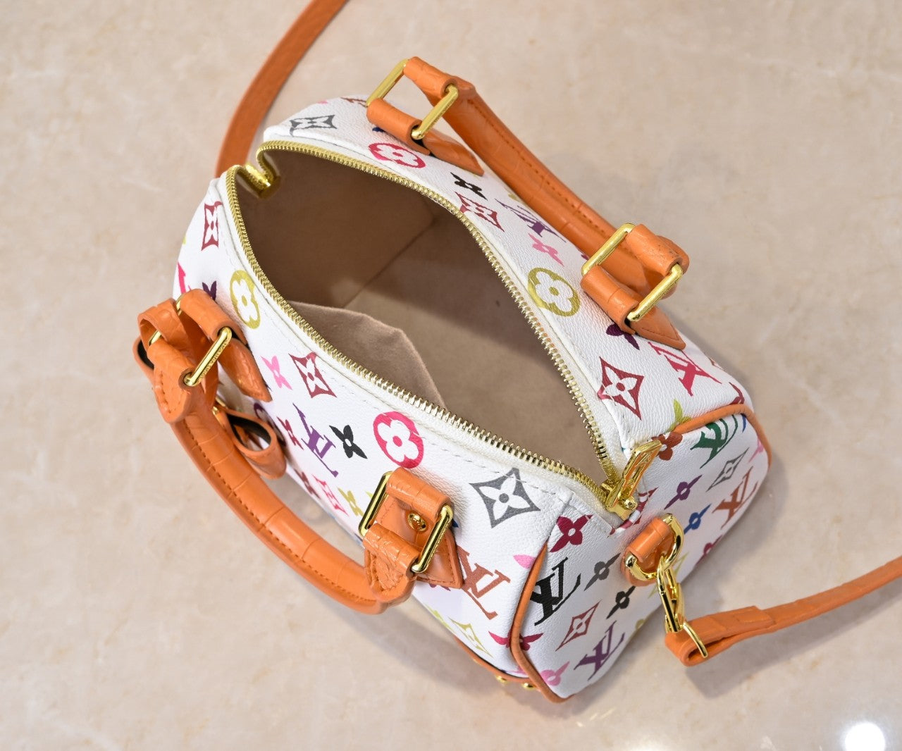 155NE75BDE Stylish leather bag