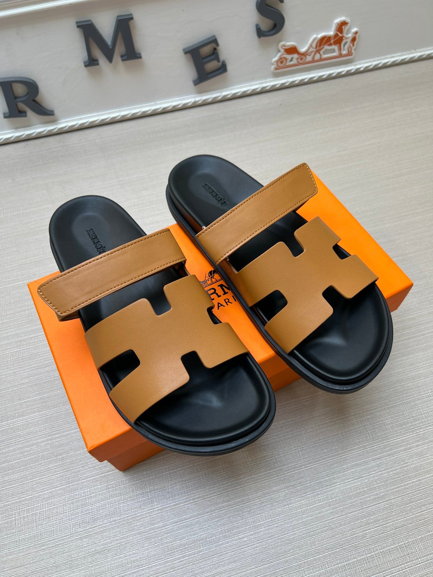 54H1ZDE Stylish slippers