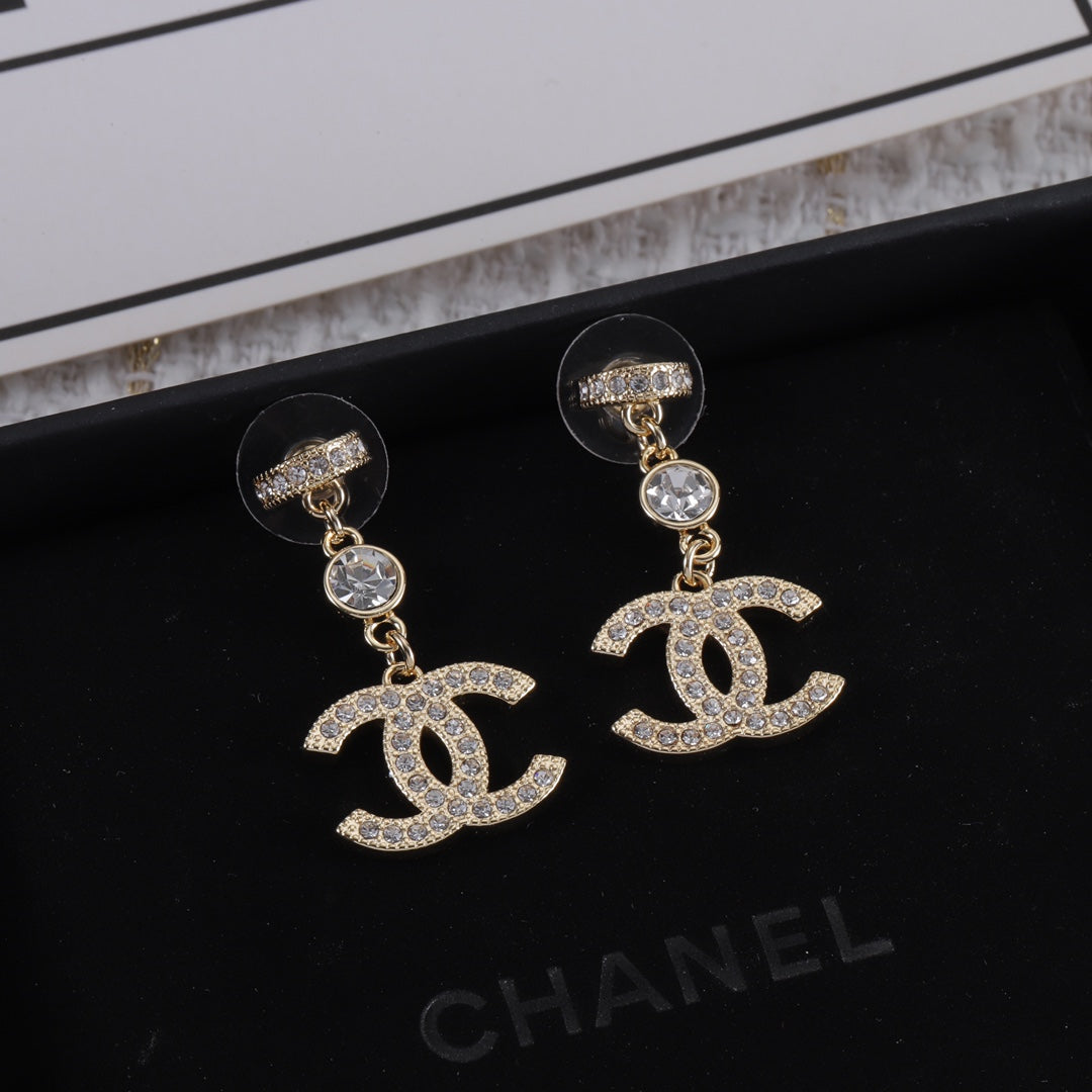 14C782EDE Stylish Earrings