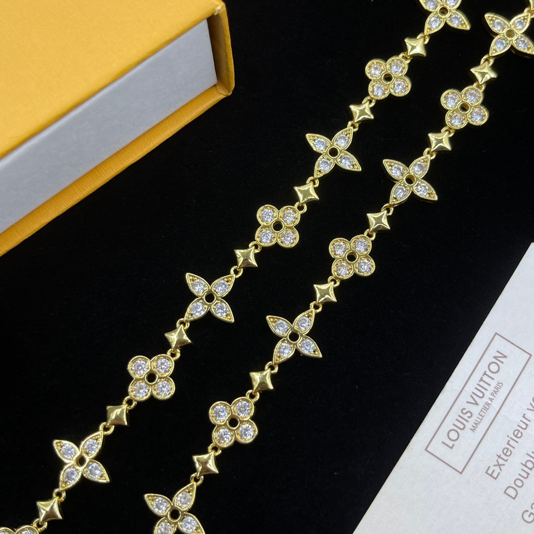 14E969XDE Stylish Necklaces