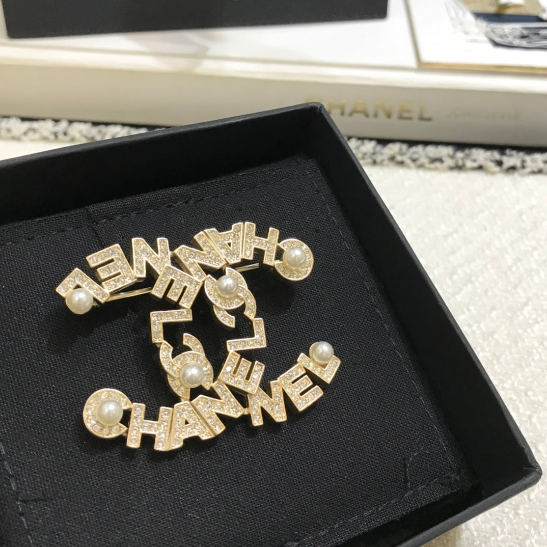 14C382XDE Stylish Brooch