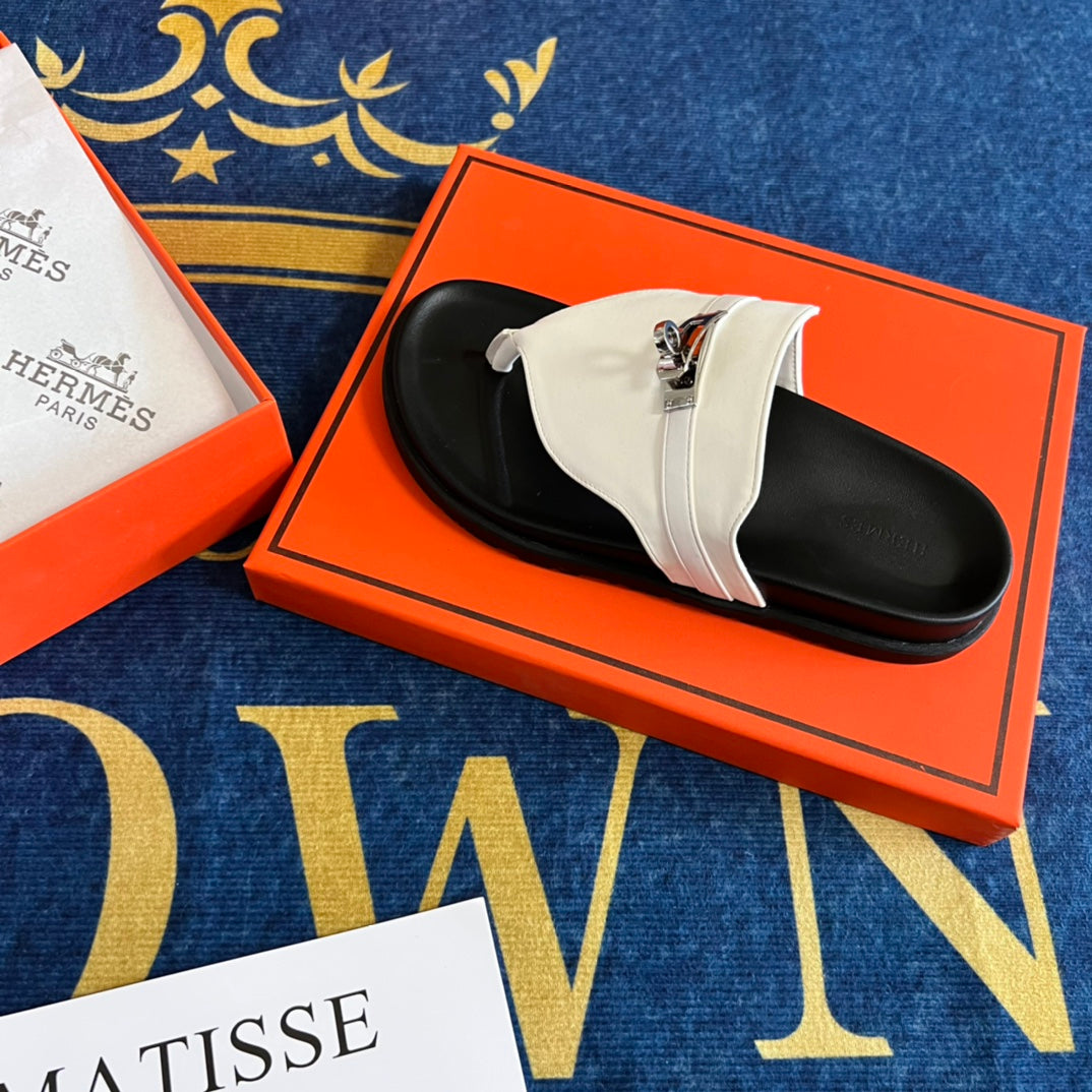14H3ZDE Stylish Slippers