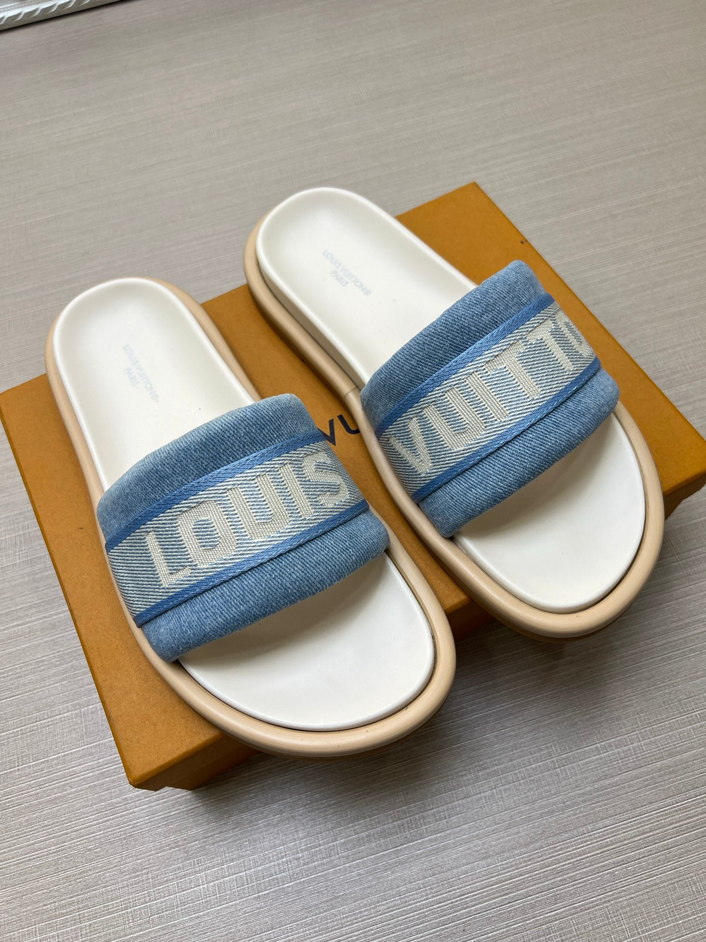 535ZE301ZDE Stylish Slippers