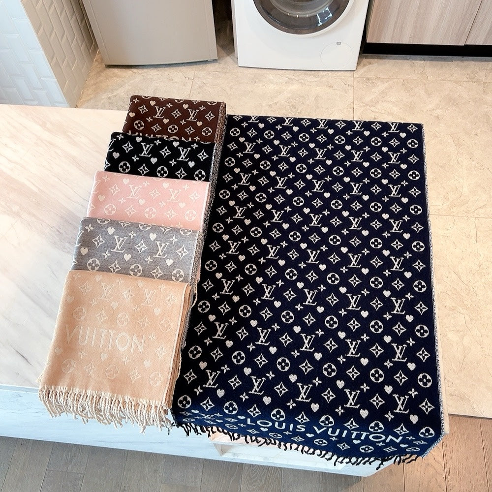 185ZE8WDE Stylish Winter Scarves