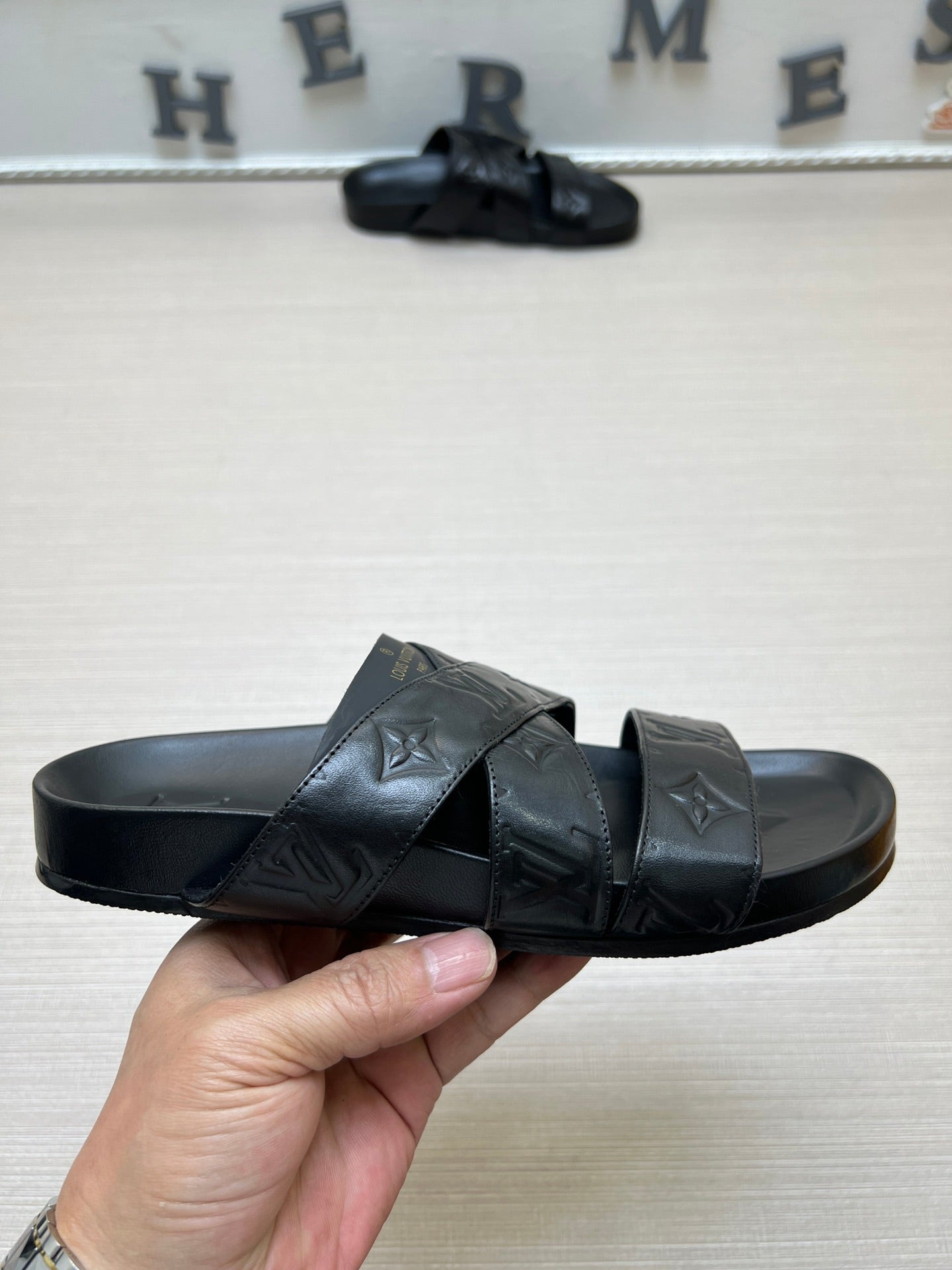54E89ZDE Stylish slippers