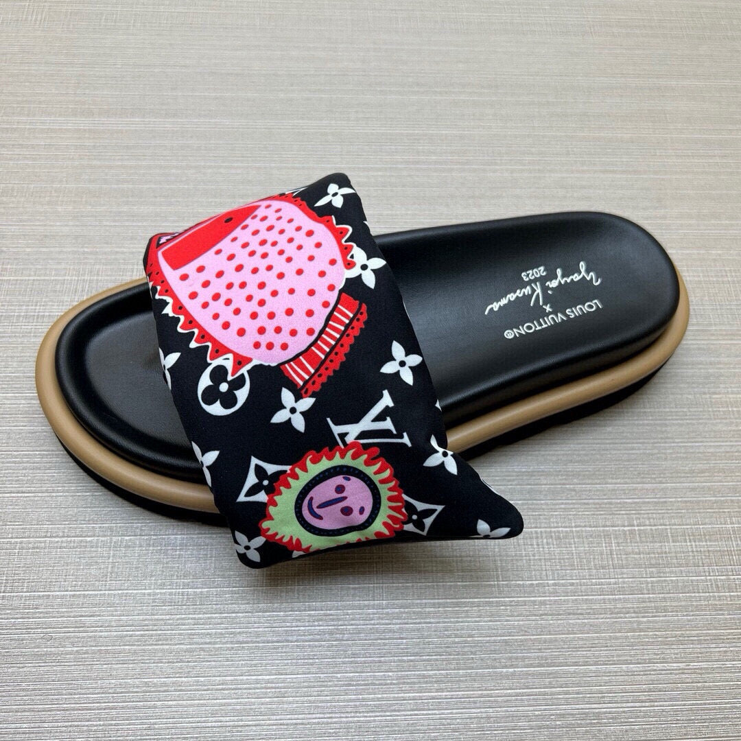 5QE11ZDE Stylish Slippers