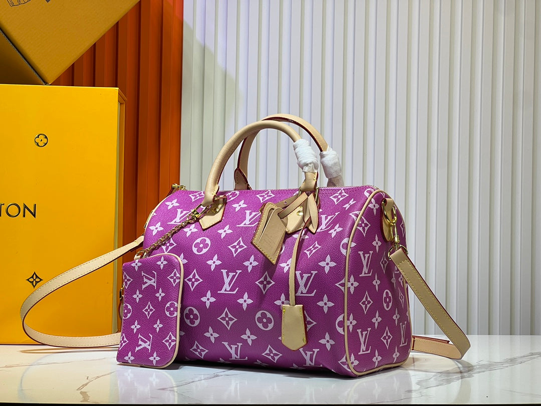 155XE16BDE Stylish leather bag