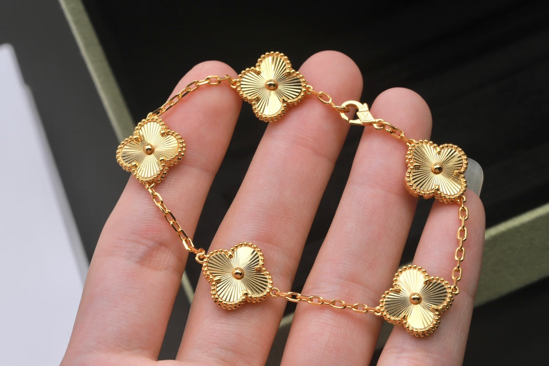 5XVA180KDE Stylish bracelets 5 flowers normal size1.5cm flower