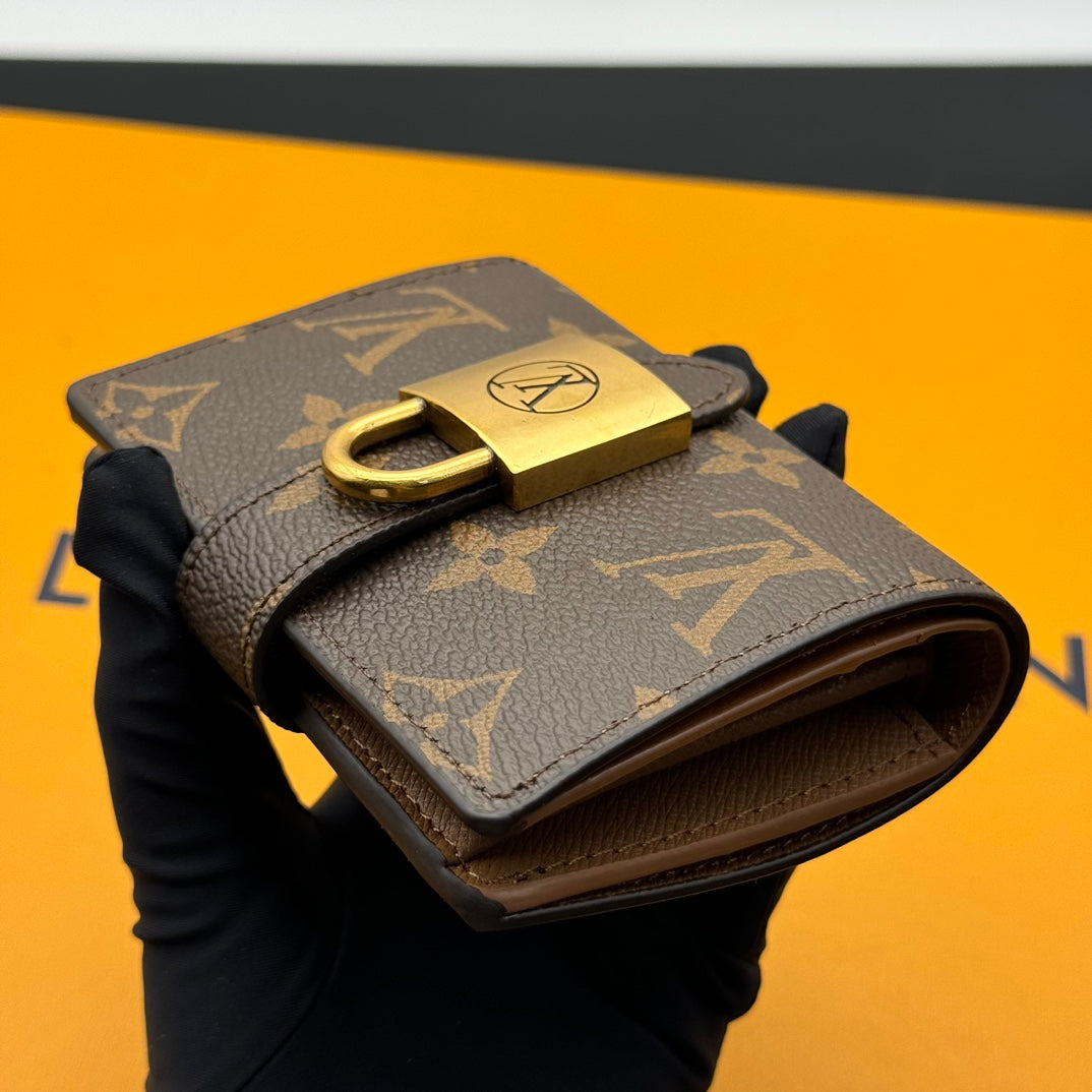 155NE82BDE Stylish leather bag