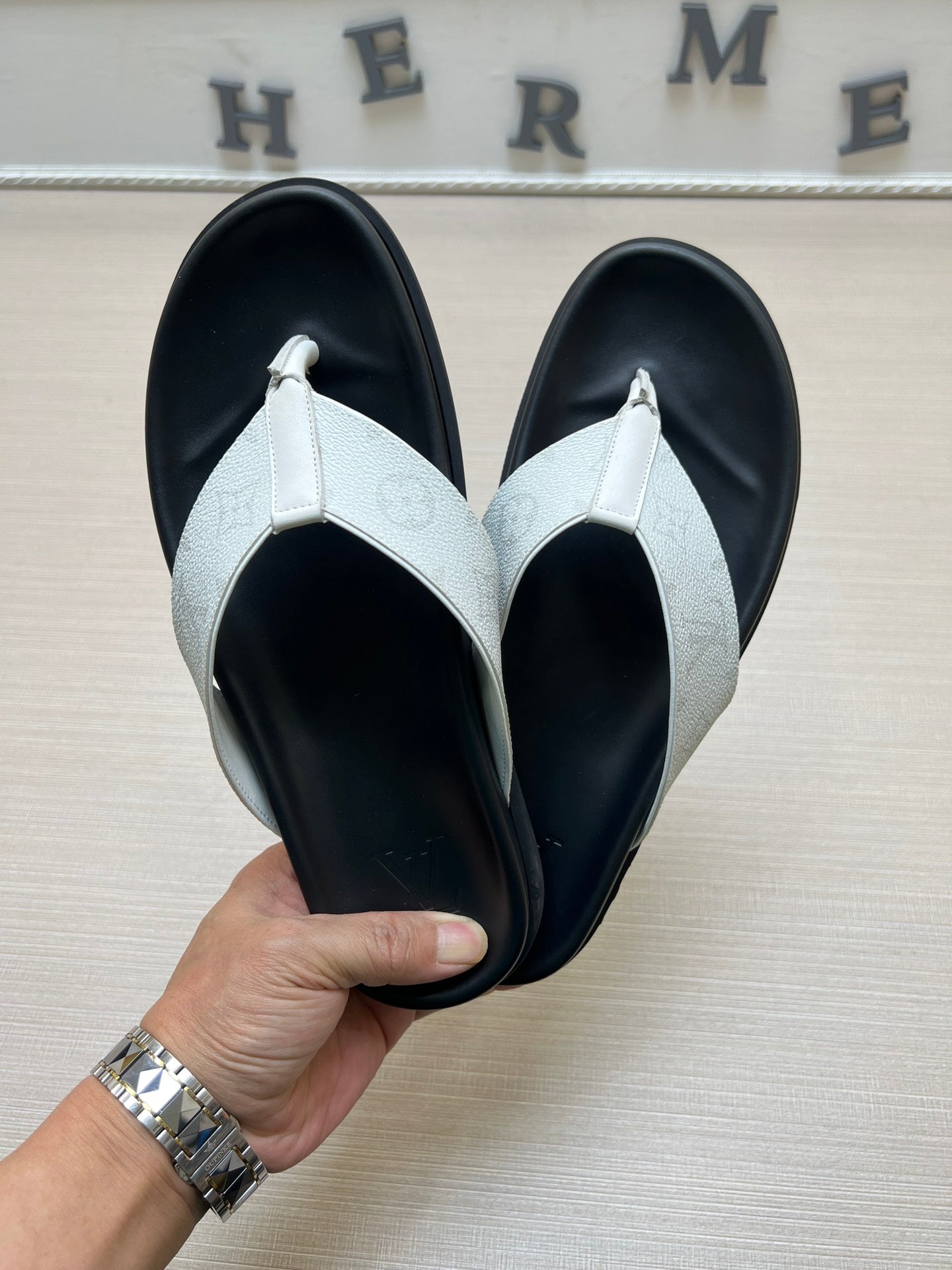 54E58ZDE Stylish slippers