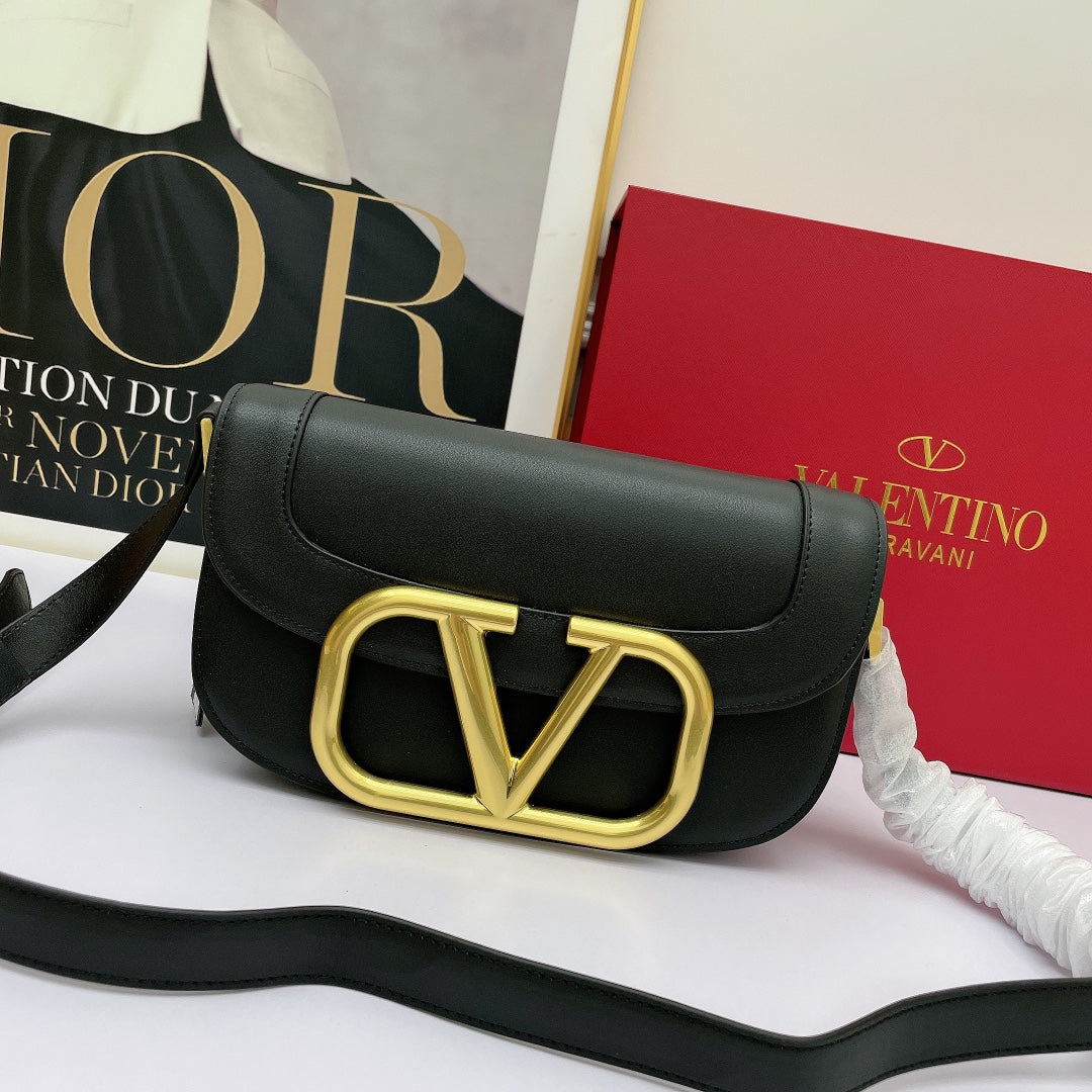 5A45BDE Stylish leather bag