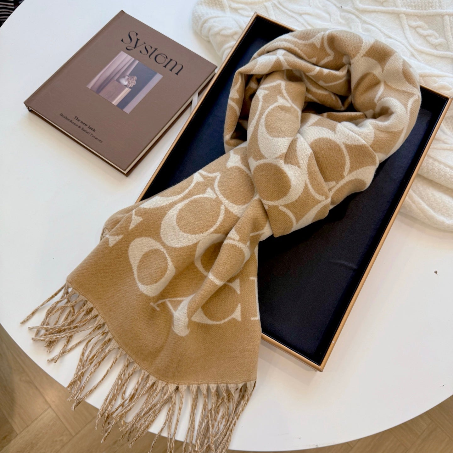 185ZA63WDE Stylish Winter Scarves