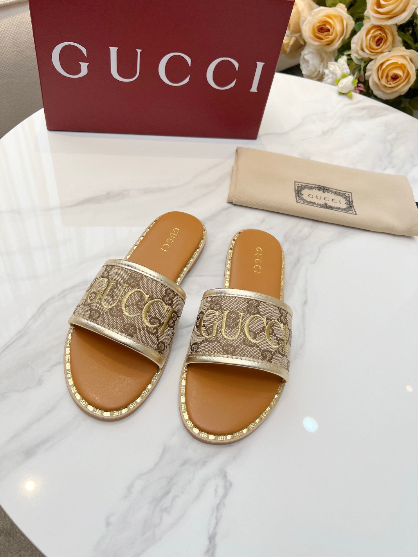 255QB29ZDE Stylish leather Slippers