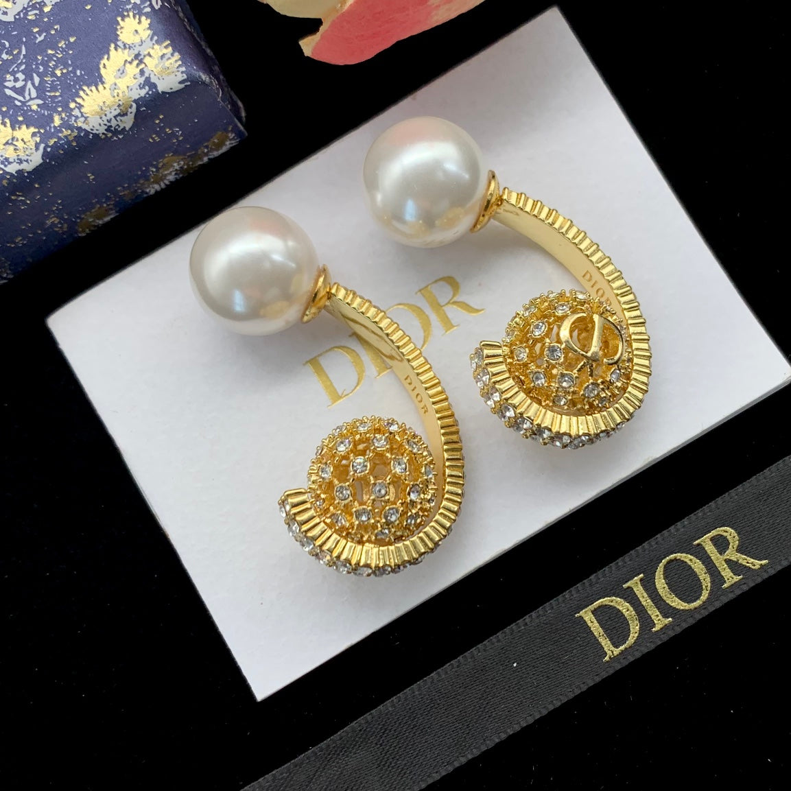 1ND43EDE Stylish Earrings