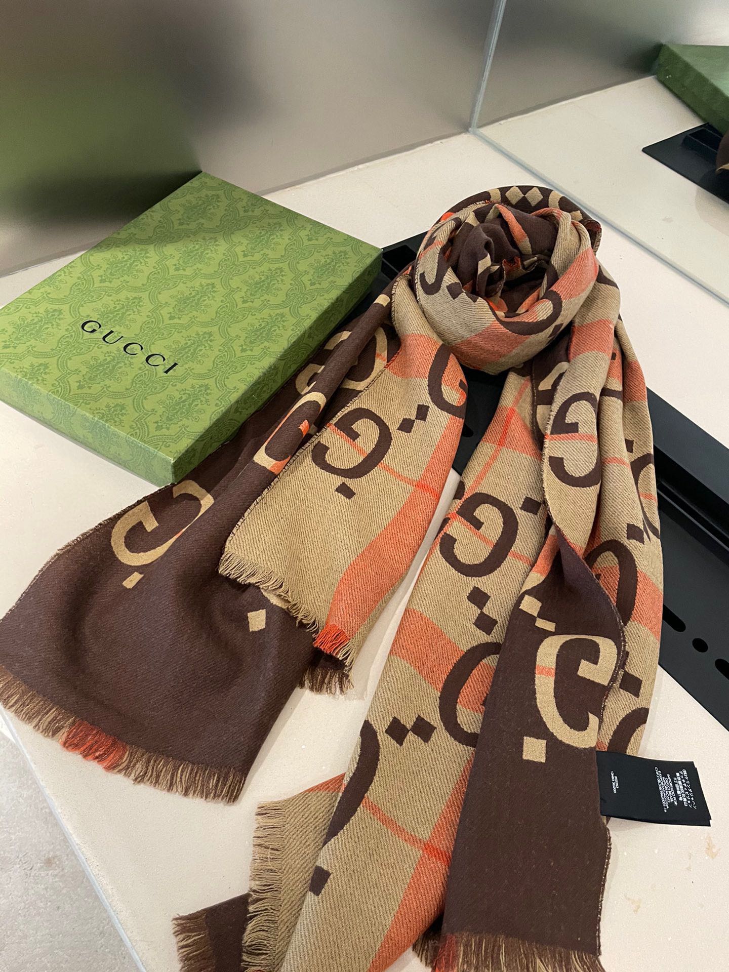 175RB7WDE Stylish Winter Scarves