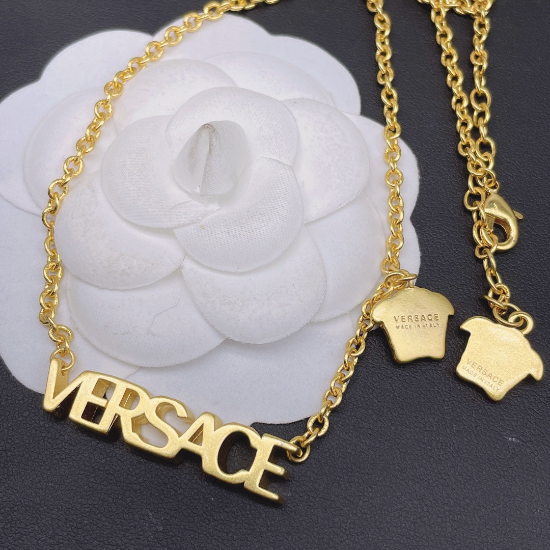 175RV101XDE Stylish Necklace