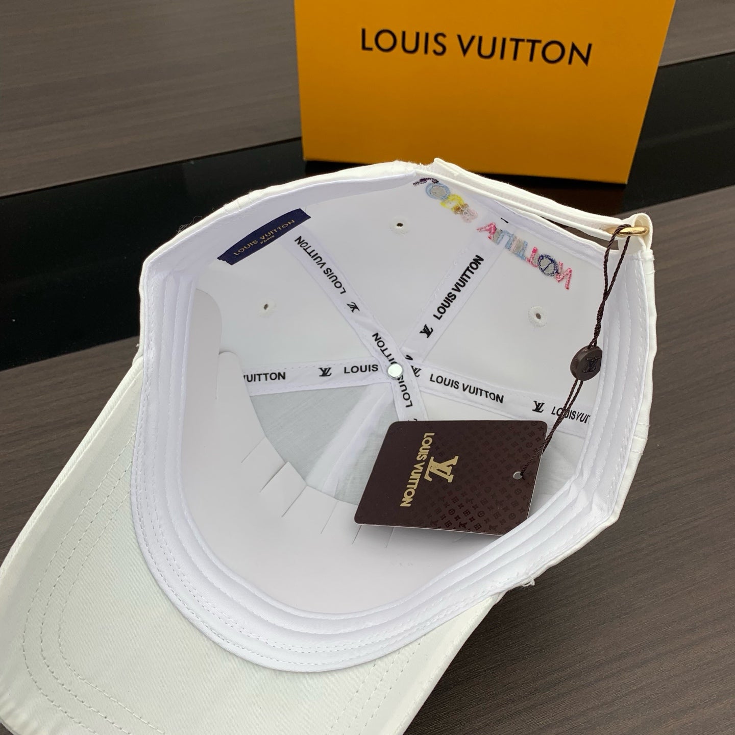 125ZE517MDE Stylish hats
