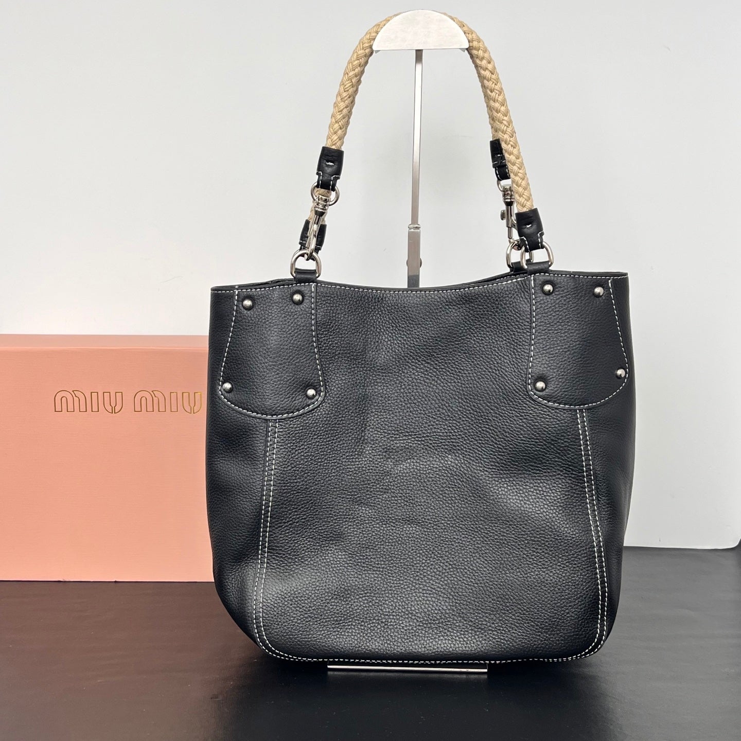15RA3BDE Stylish leather bag