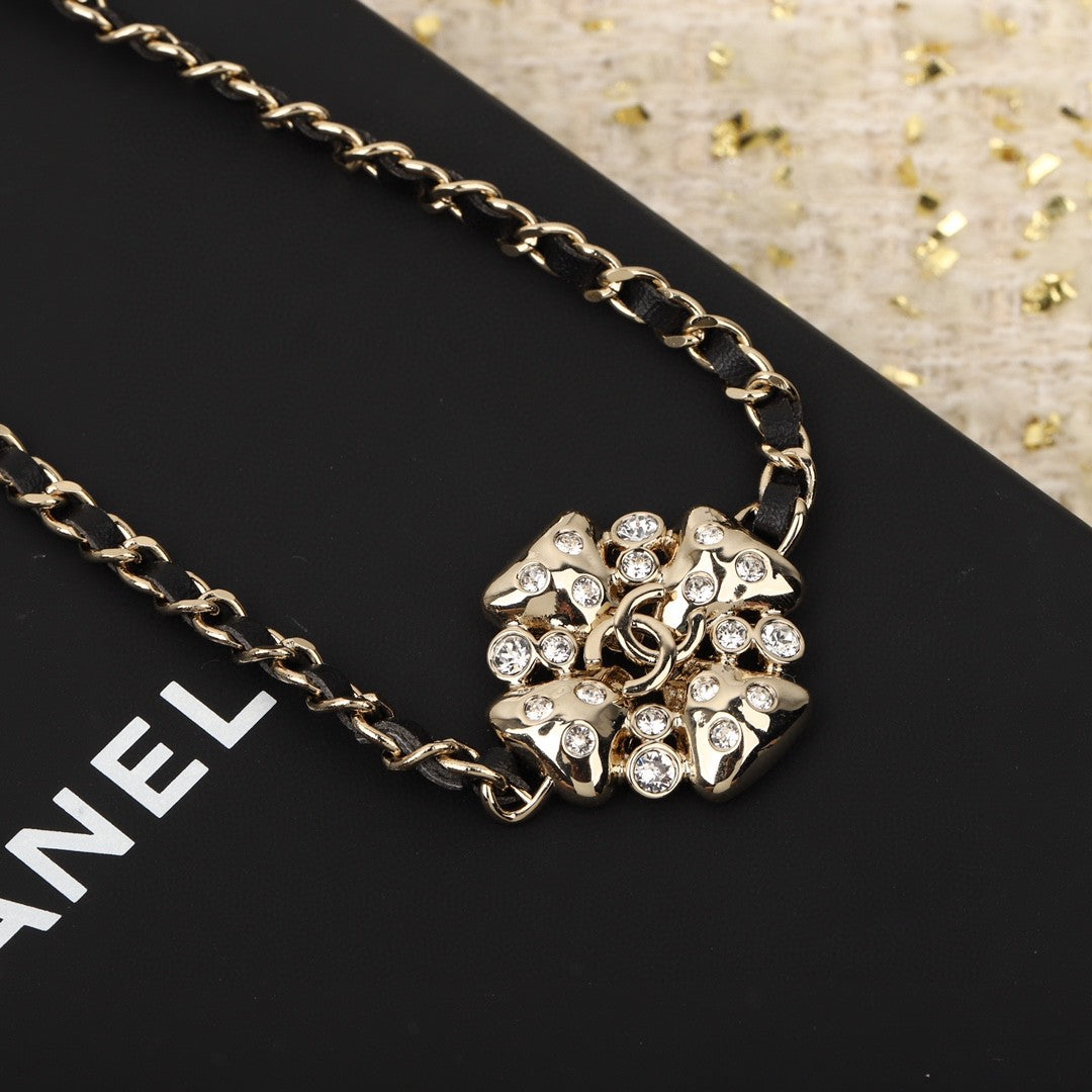 175RC91XDE Stylish Necklace