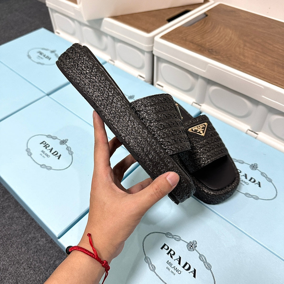14PD23ZDE Stylish slippers