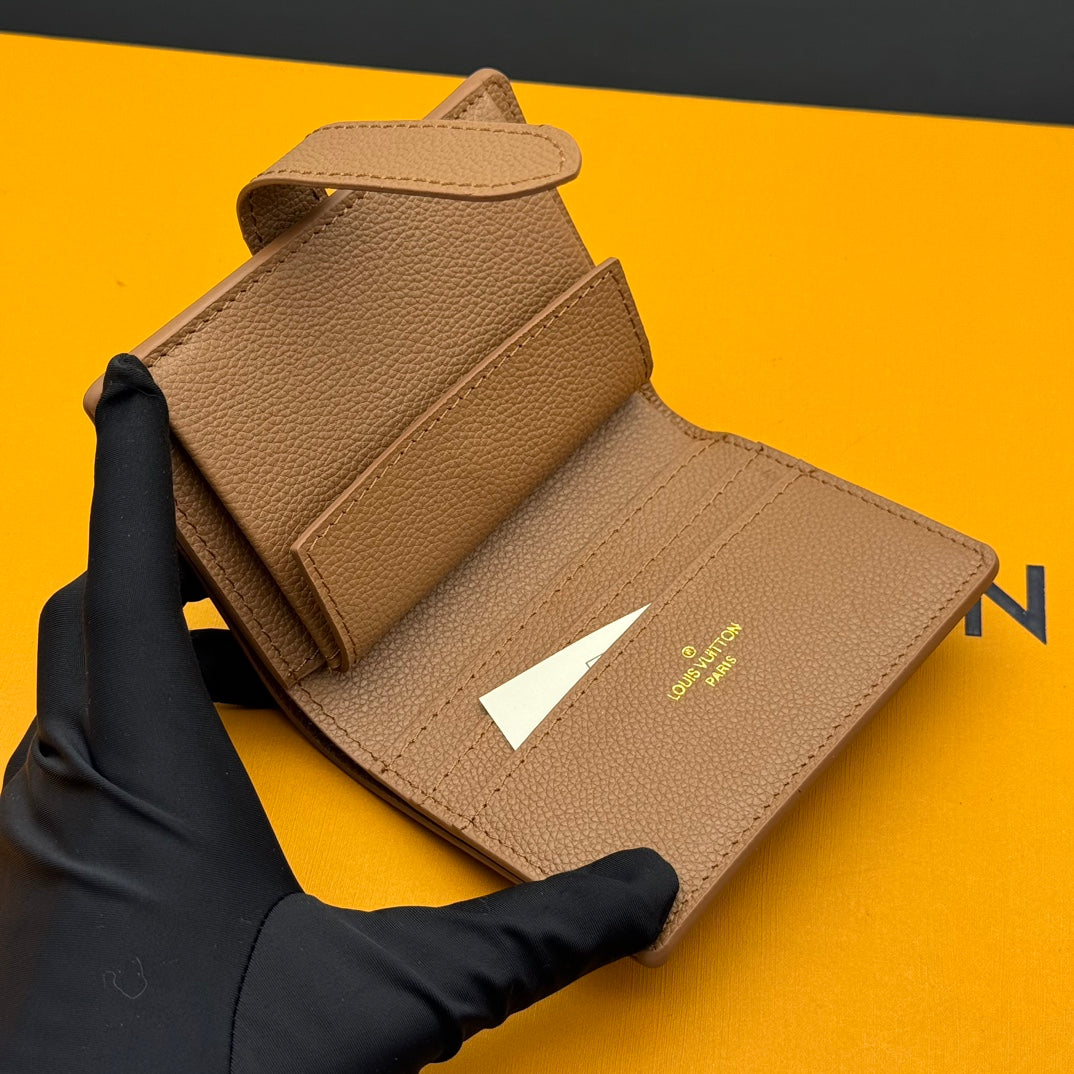 155NE82BDE Stylish leather bag