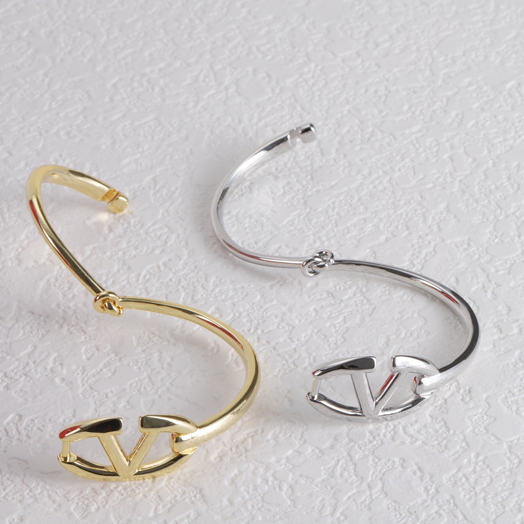 14VL354KDE Stylish Bracelets