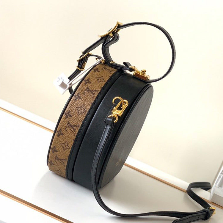 1E14BDE Stylish leather bag