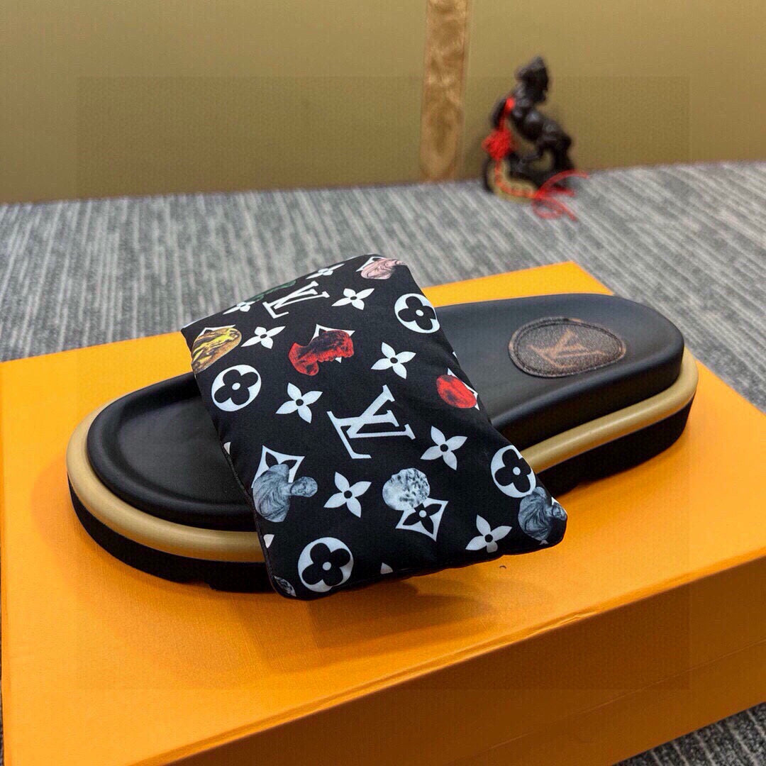 5QE12ZDE Stylish Slippers