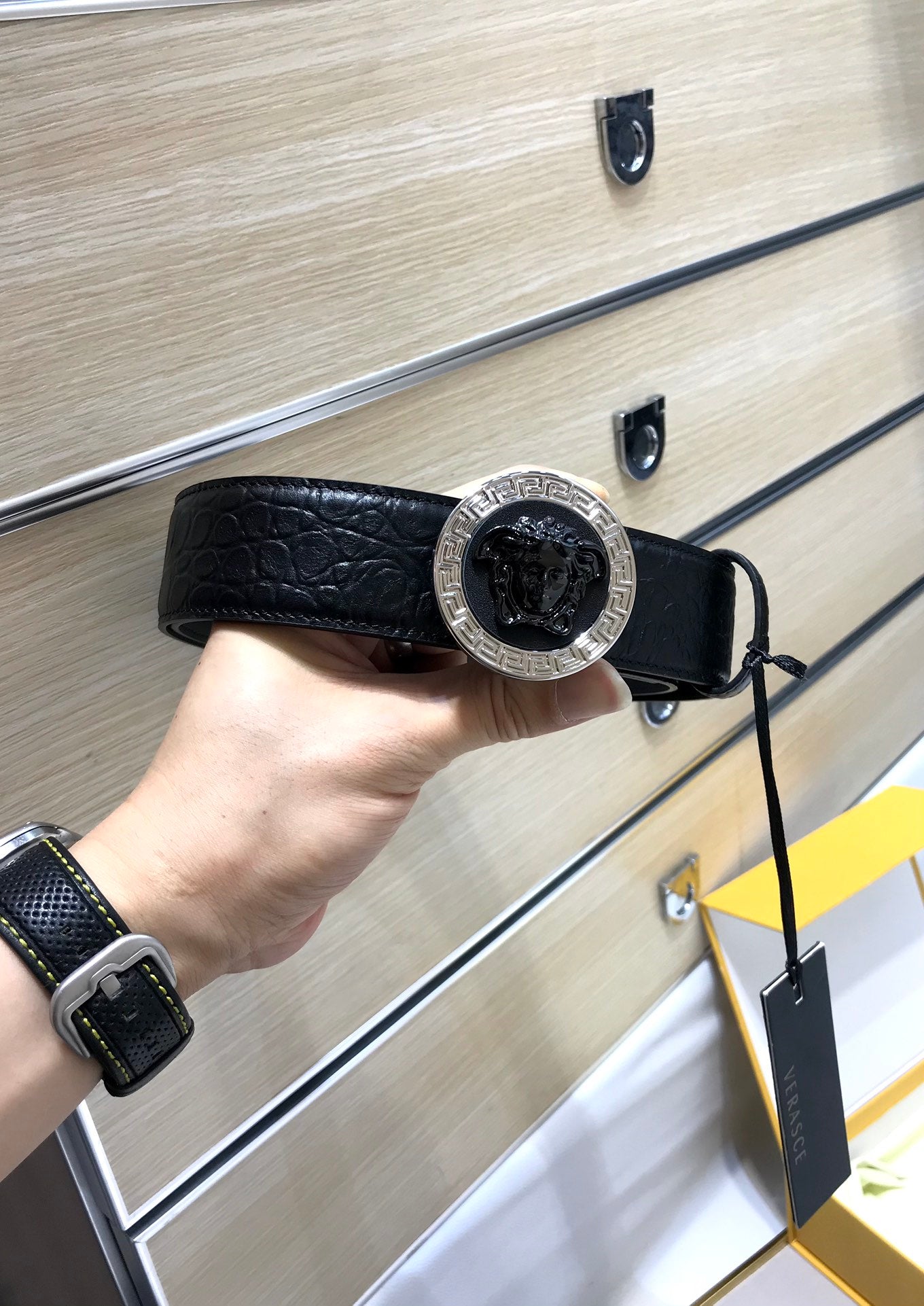 14V83PDE Stylish High quality belt With full package