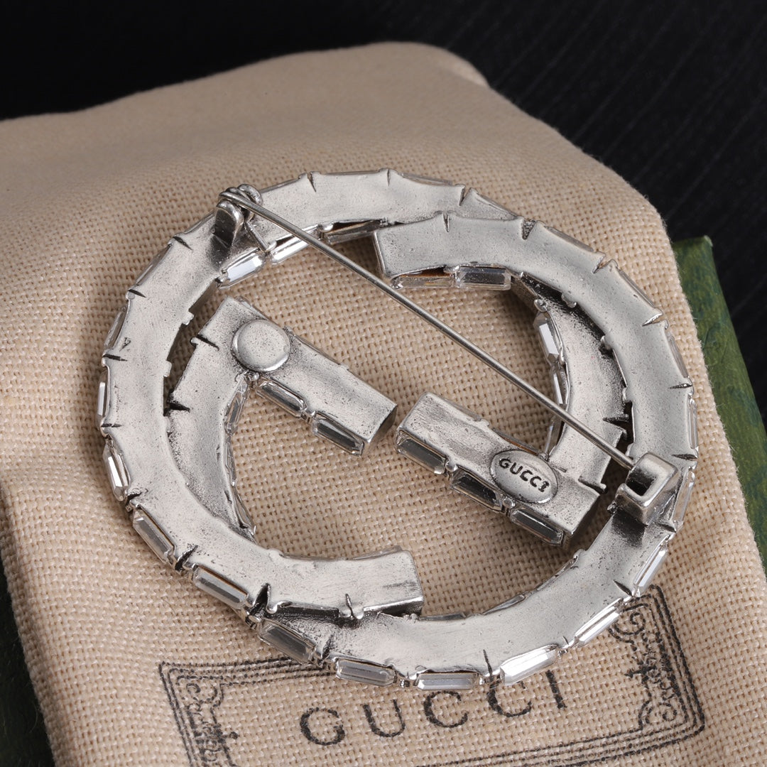 14B492XDE Stylish Brooch