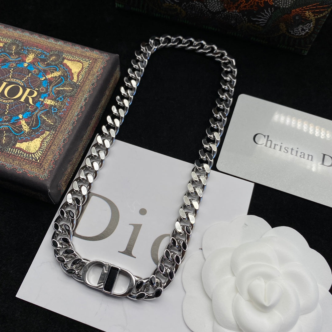 1D224XDE Stylish Necklaces Bracelets