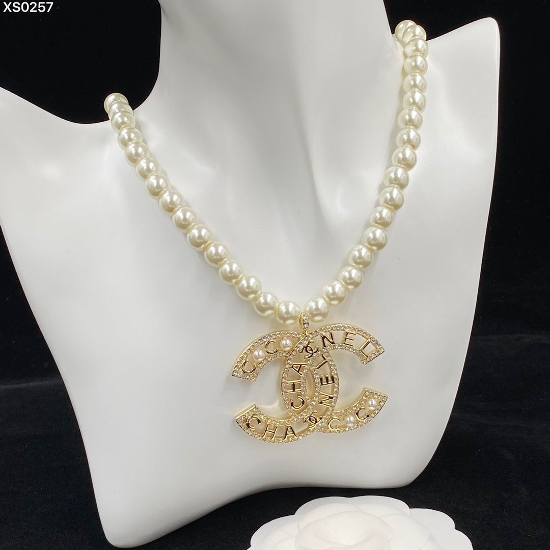 175RC83XDE Stylish Necklace