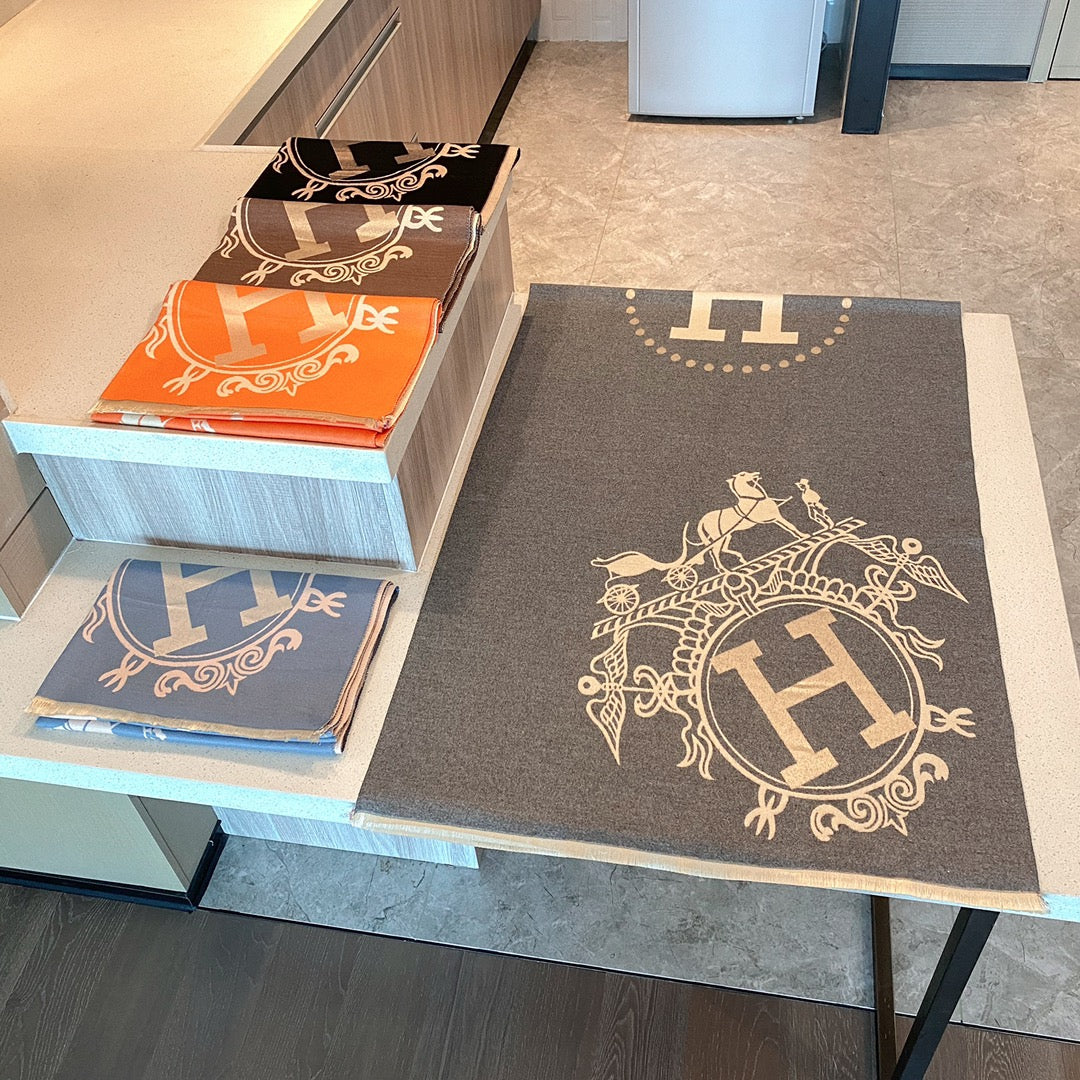 185ZH28WDE Stylish Winter Scarves