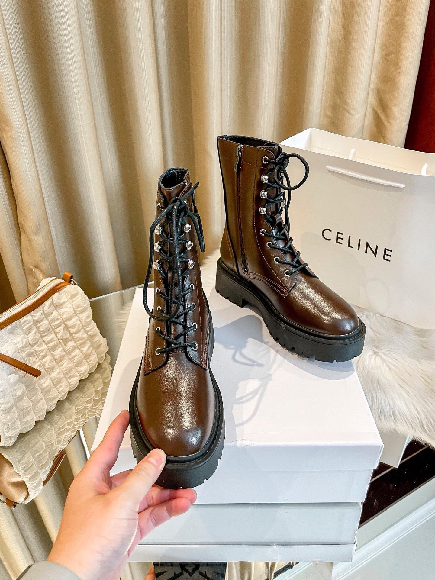 1JCL7ZDE Stylish leather boots