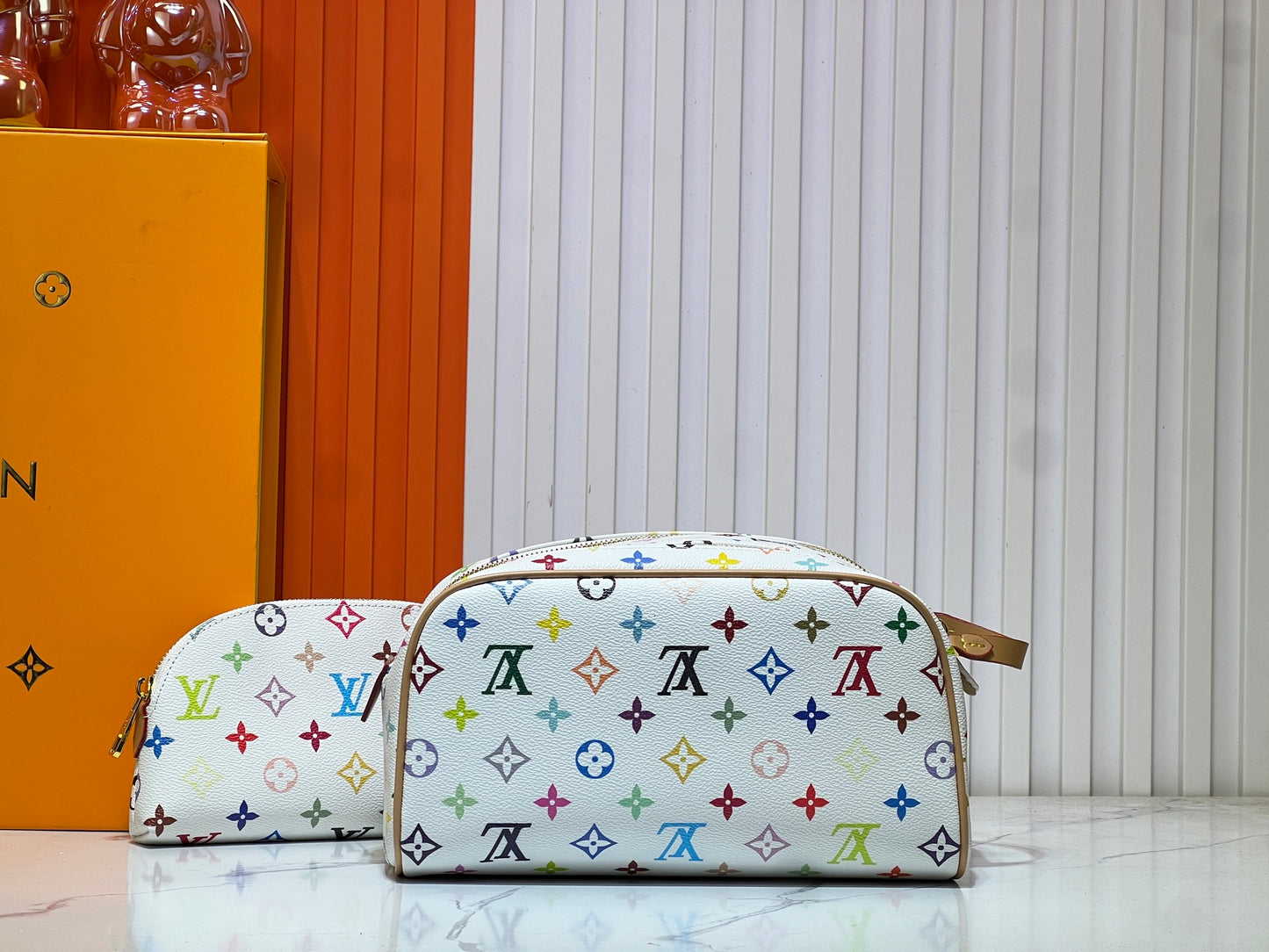 165NE108BDE Stylish leather bag