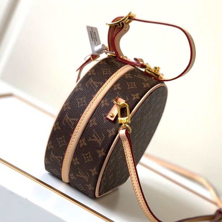 1E15BDE Stylish leather bag