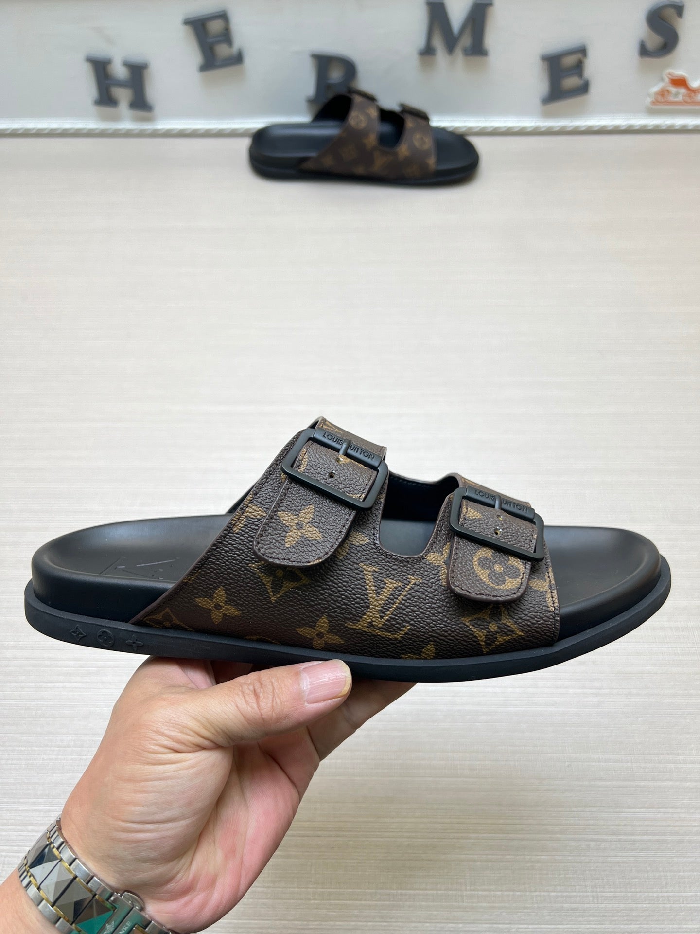 54E57ZDE Stylish slippers